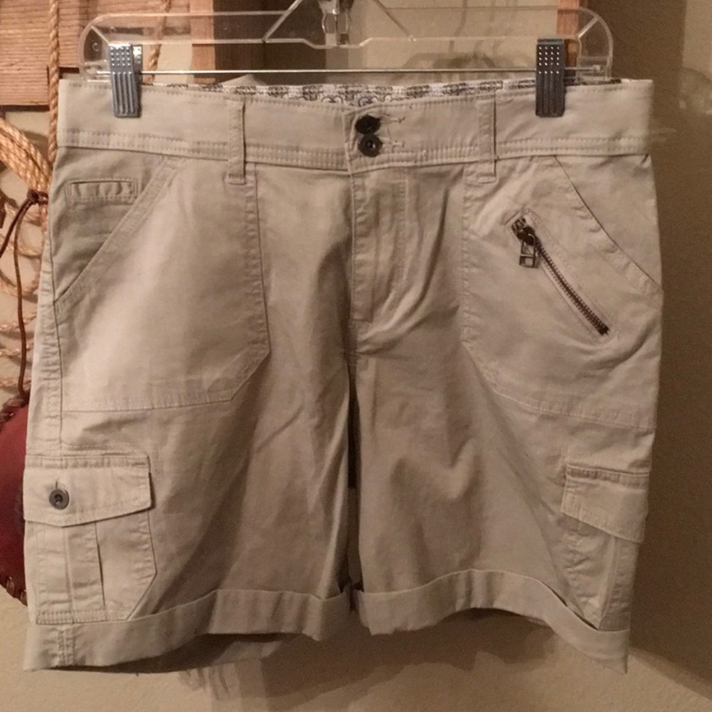 NWOT Lee cargo shorts.  Size 8P